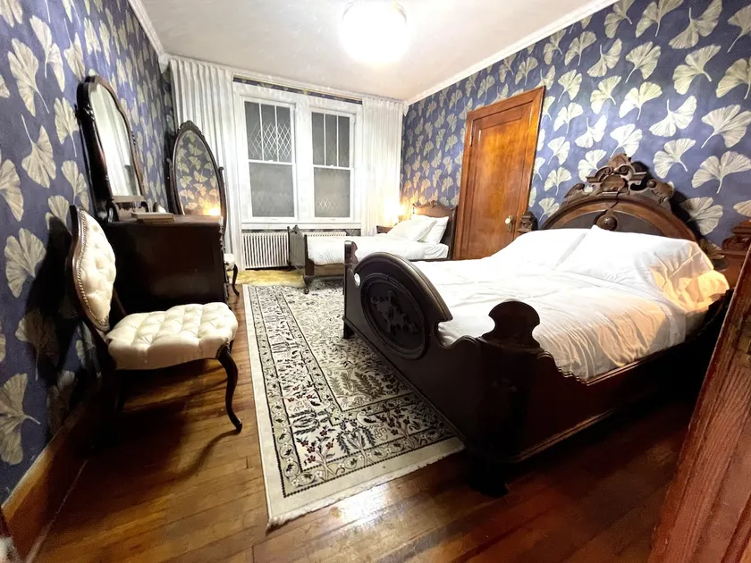 Private Room at the Knit Inn (W) - Image 1