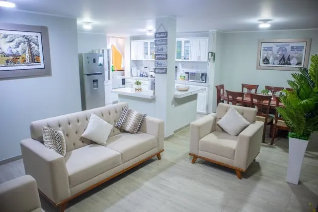 Cheerful 3 bedroom home all new and beautiful - Image 1