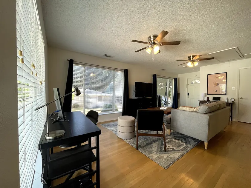 Guesthouse on Convenient West 7th Street - Image 1