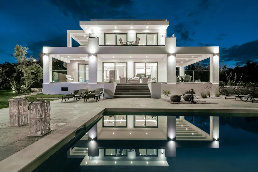 Valentino Luxury Villa - Image 1