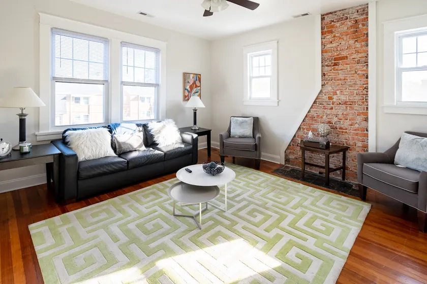 Contemporary 3-Bedroom Home with Balcony in RVA - Image 1