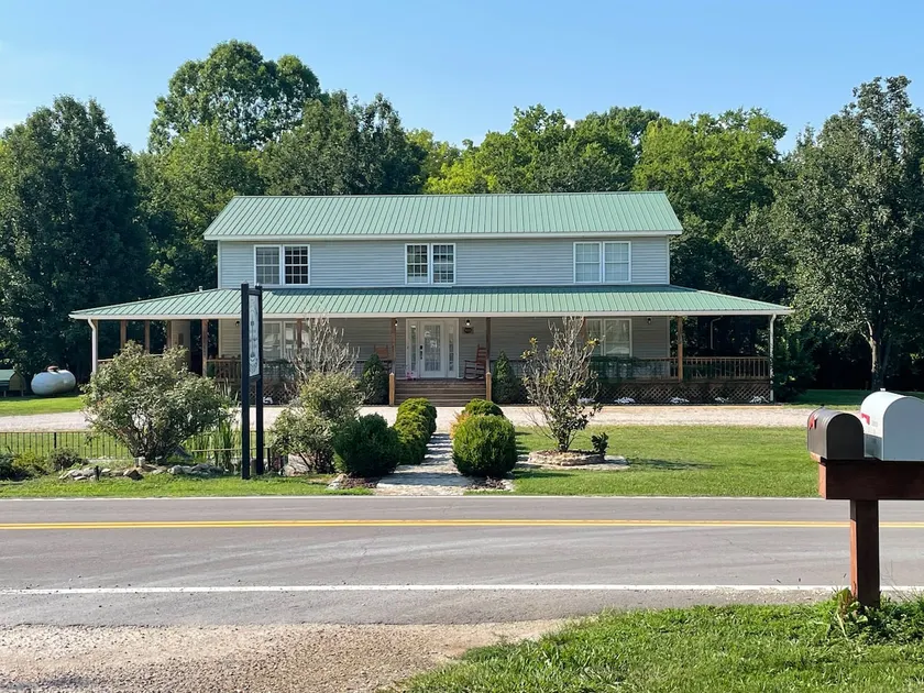The Creekside W/5 Bedrooms - Image 1