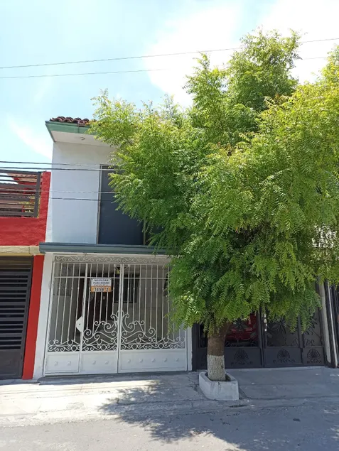 Nice Residential House: Garage, Wifi and Mini-splits - Image 1