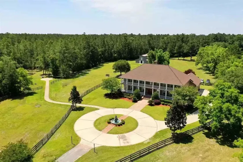 Luxury 16-acre Horse Property and Wedding Venue - Image 1