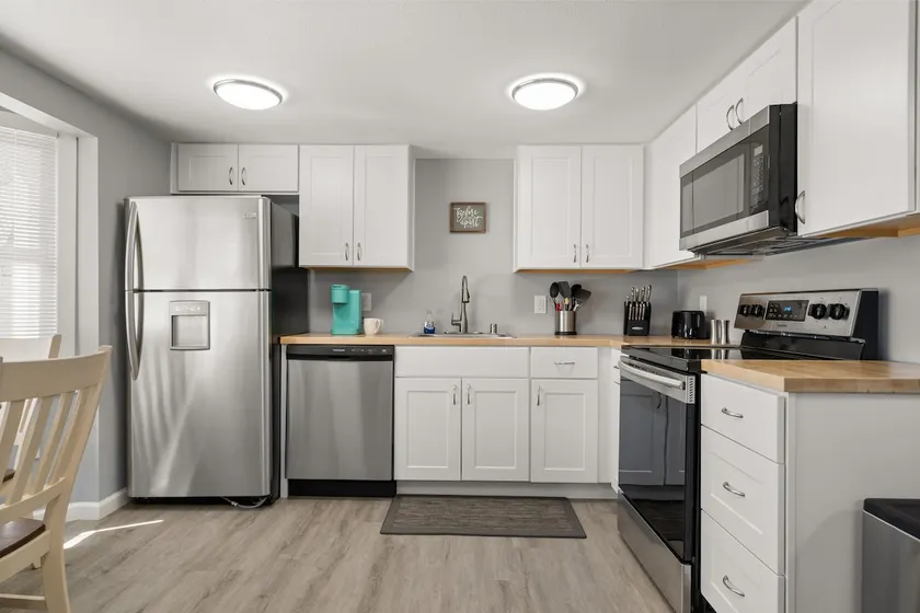 The Corner Cottage - A Private Tiny Home - Image 1