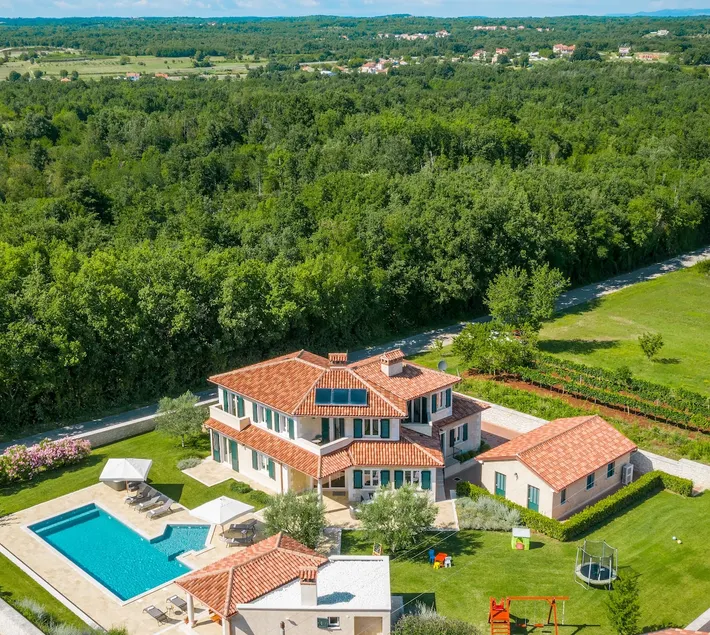 Exclusive Villa Milanni mit riesigem Pool und Jacuzzi - Image 1