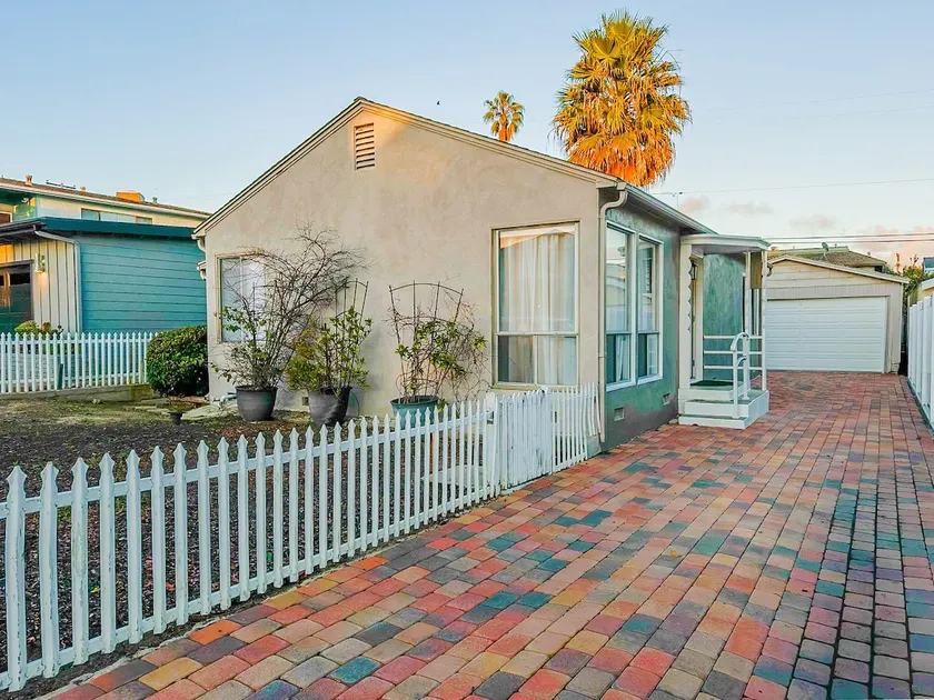 Cute House near Beaches, Harbor & Ohana grounds - Image 1
