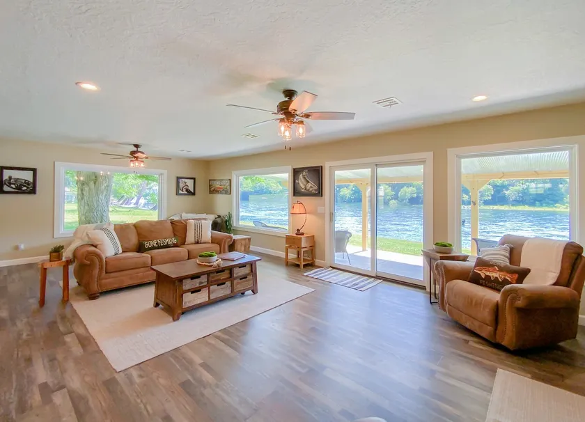 Ultimate Riverfront Stay Huge Dock + Prime Fishing Access - Image 1