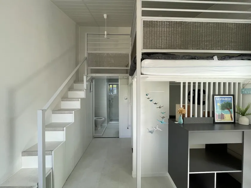 Studio with mezzanine and private terrace - Image 1