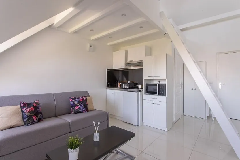 Studio 2 couchages mezzanine + parking gratuit - Image 1