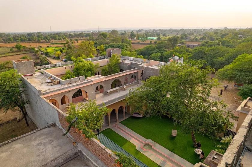 Khohar Haveli with Complimentary Breakfast and outdoor pool - Image 1
