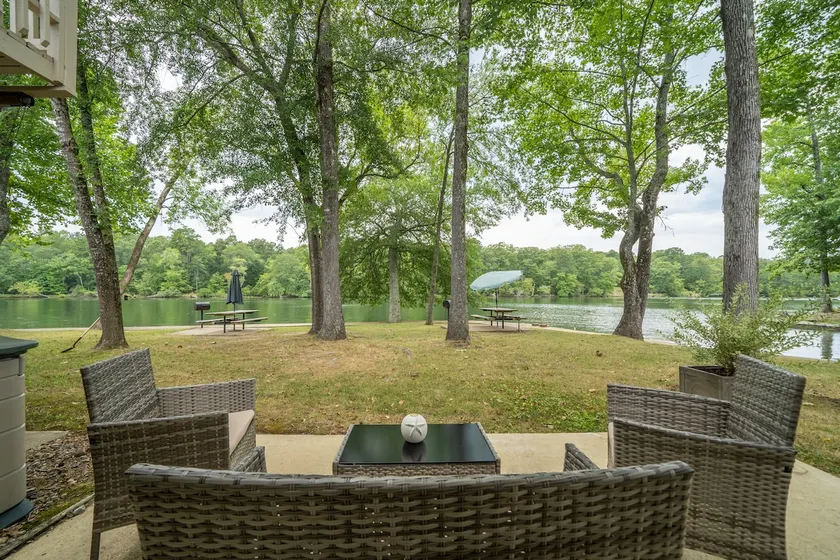 Lake Life Retreat on Lake Hamilton in Hot Springs - Image 1