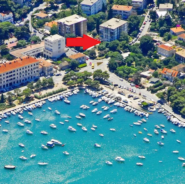 Batala1-City marina apartment with secured private parking - Image 1