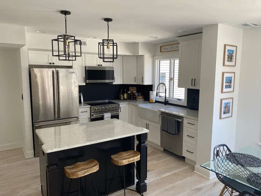 3 bedroom townhouse across from the beach - Image 1