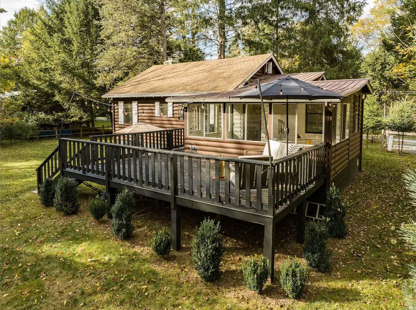 Traditional & Modern Lake Retreat: Yard - Pets OK! - Image 1