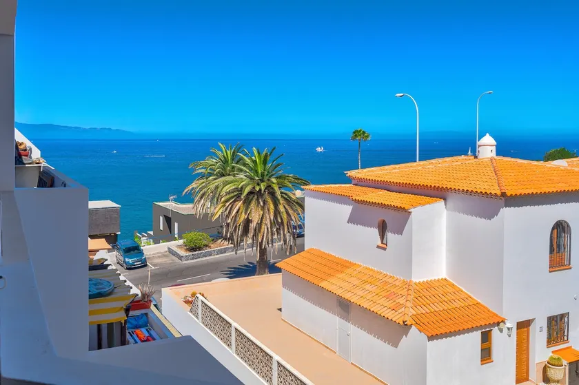 Merveilleux appartement entièrement équipé avec piscine | Vue mer - Image 1