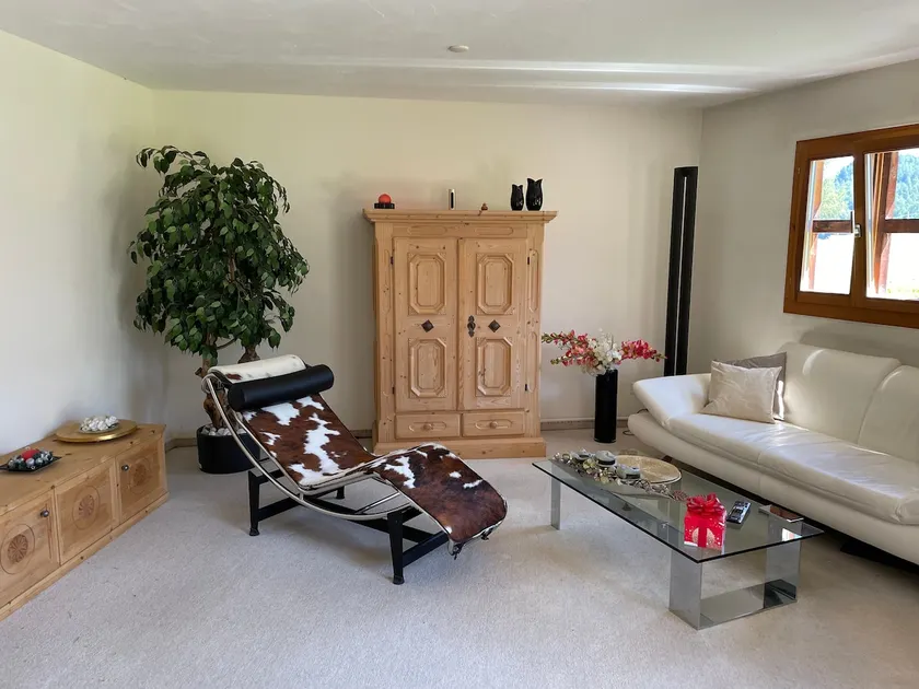 Elegant 2-room apartment with garden seating & mountain views - Image 1