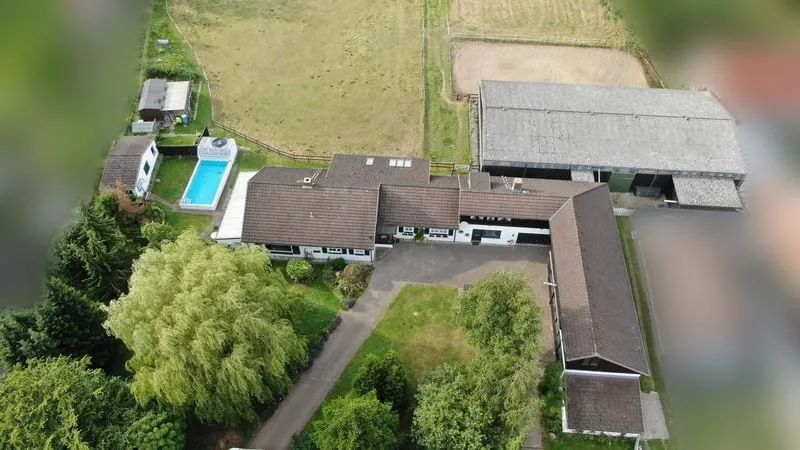 Outdoor pool, sauna and fireplace, country house hideaway - Image 1