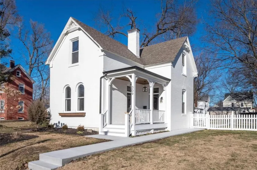 Whitestone Place: a gorgeous, historic, and updated home - Image 1