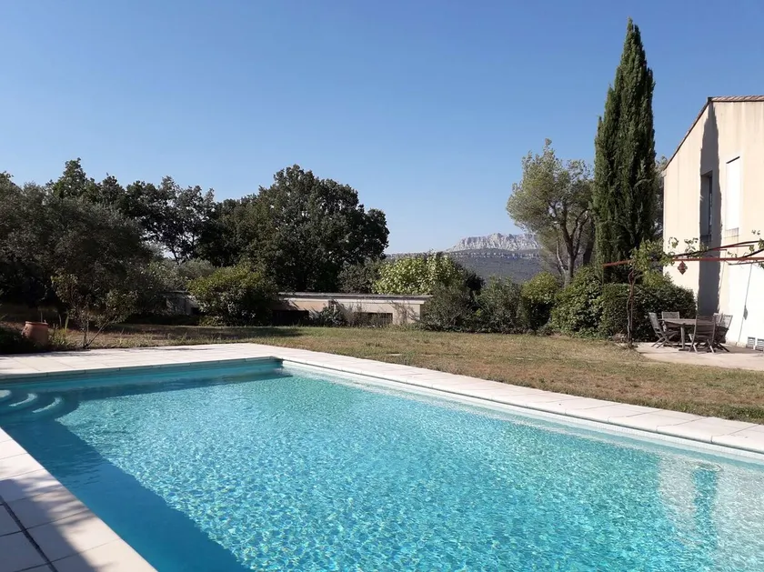 Small house with pool - Image 1
