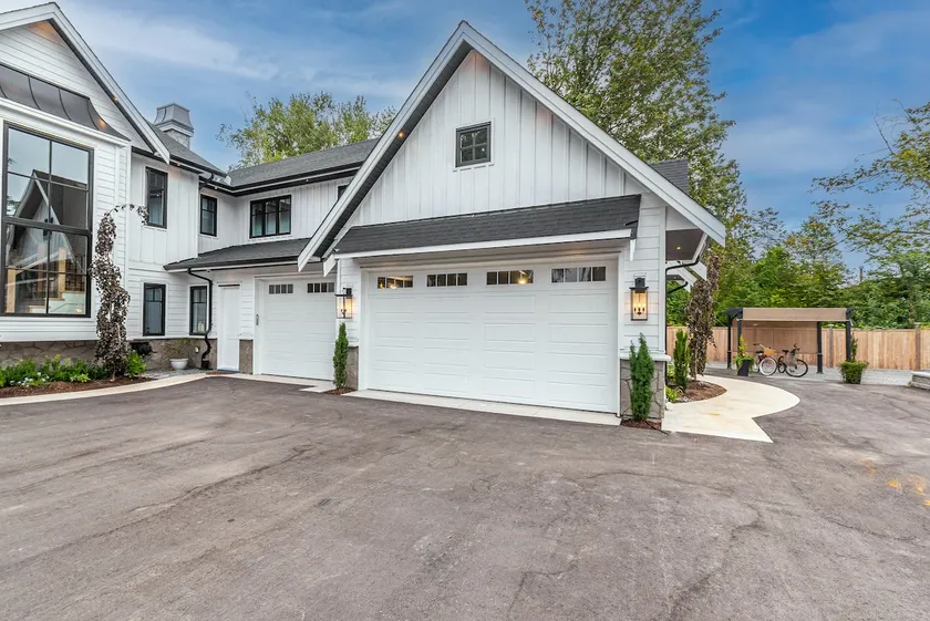 New Luxury Modern Farmhouse - Image 1