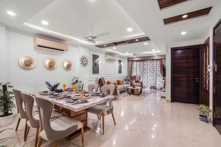 Homlee-Pentagon 5 BHK luxurious-Lift-Parking-Saket - Image 1