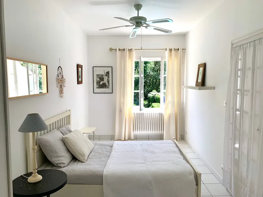 Comfortable townhouse with pool - Image 1