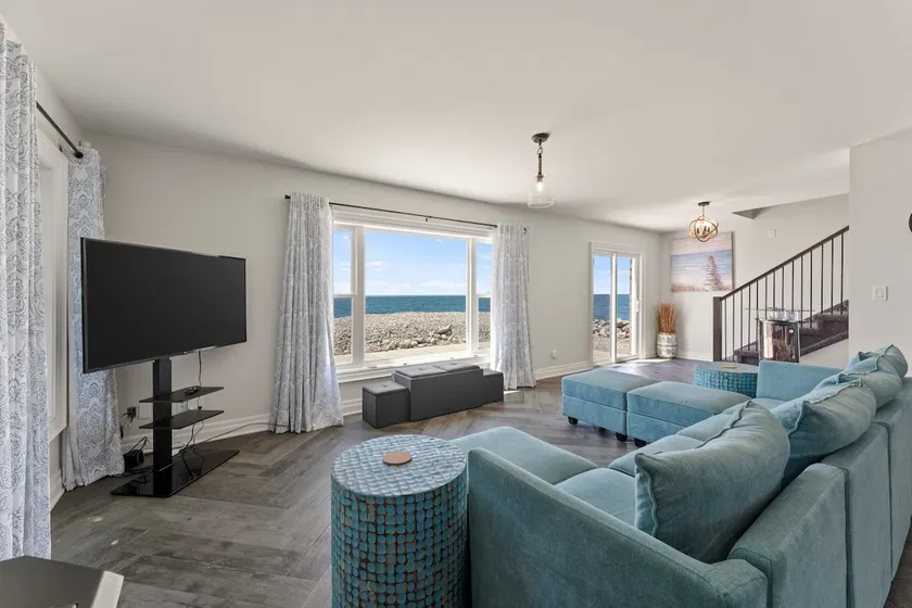 Cozy 3 Bedroom Lakefront Cottage - Image 1