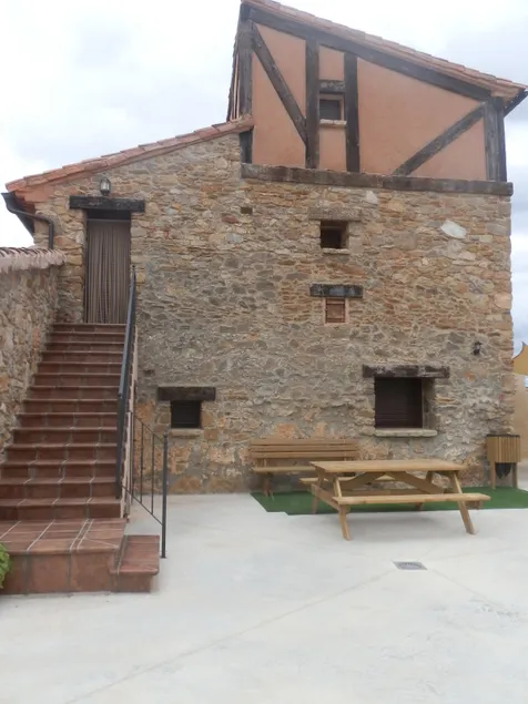Paravientos Casa Rural Apartment La Calera - Image 1