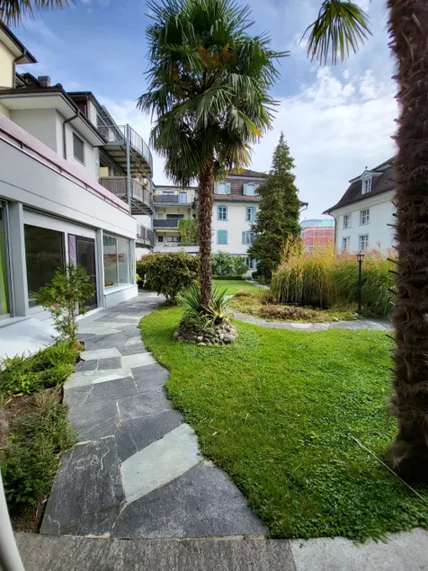 Beautiful/quiet apartment with a view of the inner park - Image 1