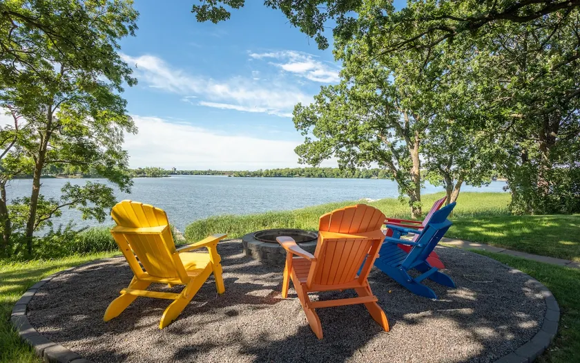 Lake home with great views of Alexandria - Image 1