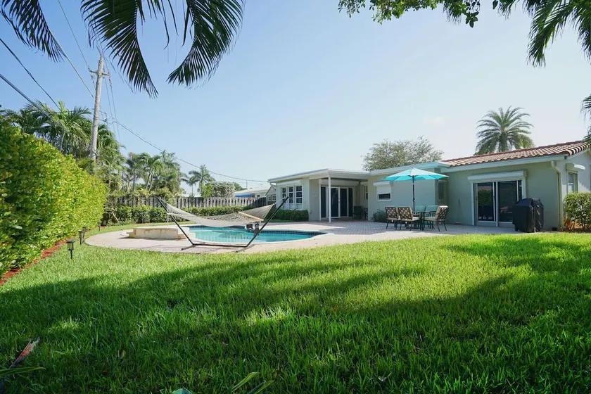 Villa Bella -Familly-Home w/ Heated  Pool, near to the Beach - Image 1