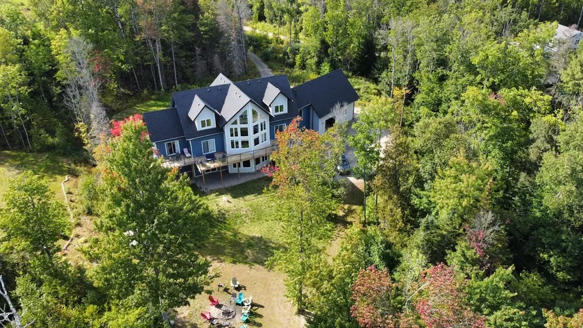 Cheerful cottage Big Doe w/ Sauna and Hottub - Image 1
