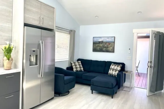 NEW Private, Cozy, Modern 1 bedroom, 1 bath Unit - Image 1