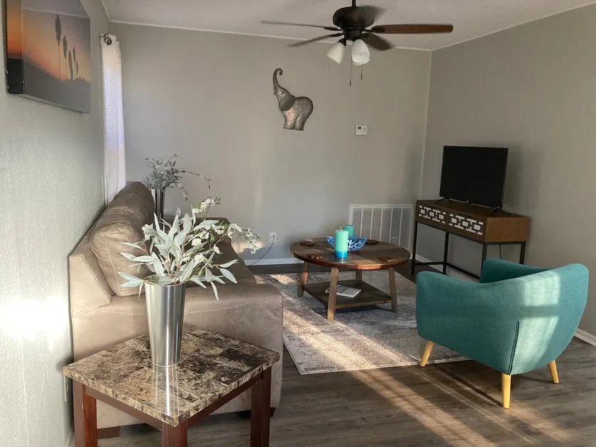 Pet Friendly/Quiet & Cozy Beach Cottage/One Night - Image 1
