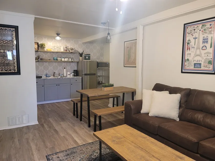 Guesthouse Gem Getaway - Image 1