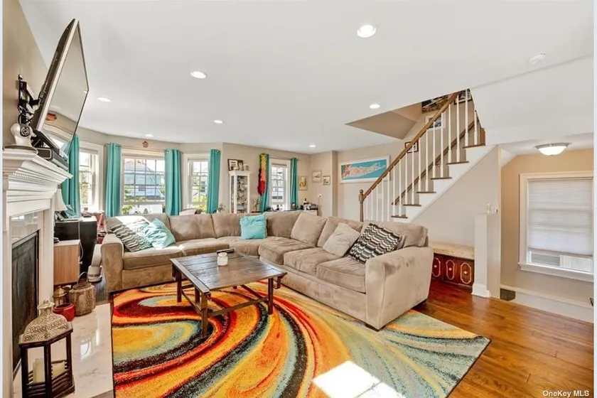 Beach house with hot tub: 1 hour from Manhattan! - Image 1