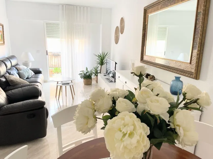 A central and bright apartment on Vara de Rey. - Image 1