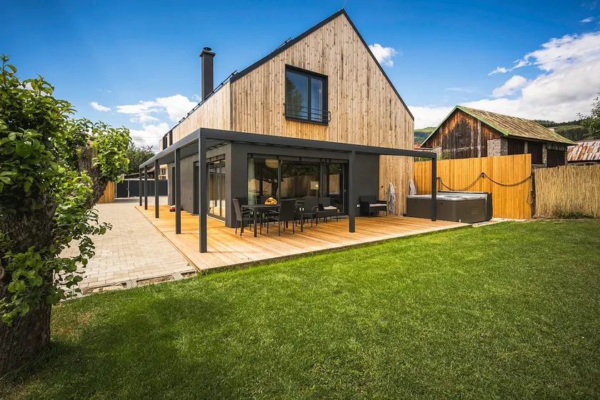 Luxury Chalet Polomka with Jacuzzi - Skiing - 5 bedrooms - for Families - Image 1