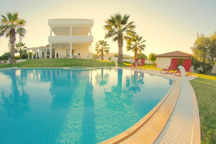 ALASHATO VILLA LUXURY 7 bedrooms/pool/garden - Image 1