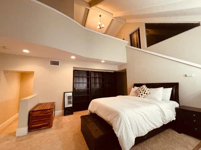 Private Suite with beautiful backyard - Image 1