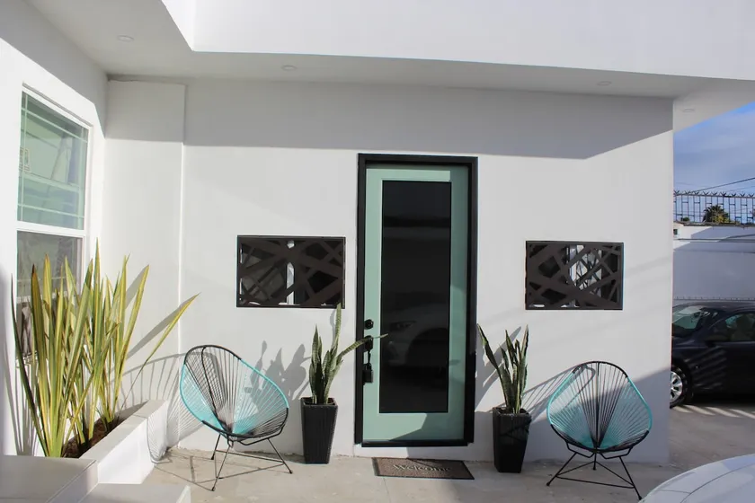 Chic Urban Private Studio w/Garage & EV Charger - Image 1