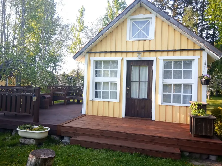 Acorn cabin - Image 1