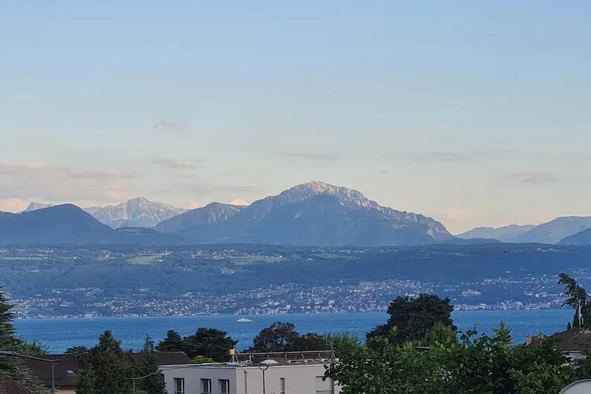 2BR Apartment • Fast Wi-Fi • Parking • EPFL • SwissTech • Unil - Image 1