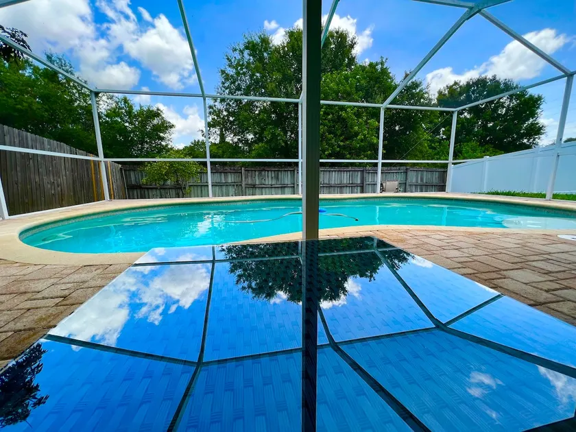 Tampa Getaway Heated Pool House - Image 1