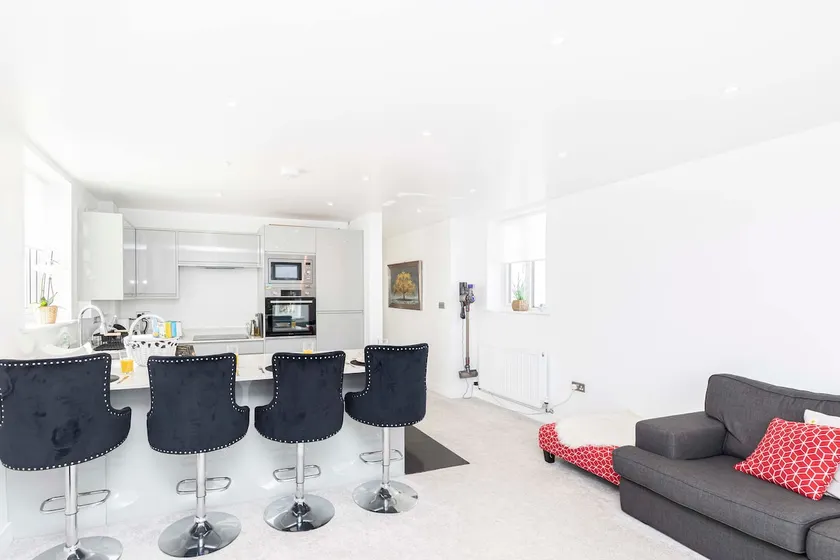 The White House - Lux Southbourne beach 3 bed stay - Image 1
