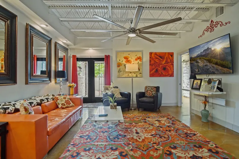 Luxury 2 Bedroom Condo, Midtown - Great Amenities with Pool! - Image 1