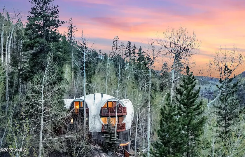 The Iconic Vail Ski Dome, Free parking for skiers! - Image 1
