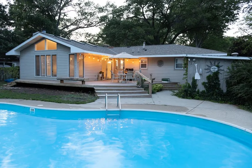Pineapple Shores Pool Retreat - Image 1