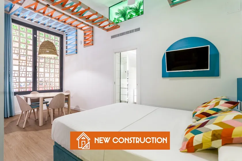 Seaside Serenity:Your Stylish Escape in Valencia.2 - Image 1